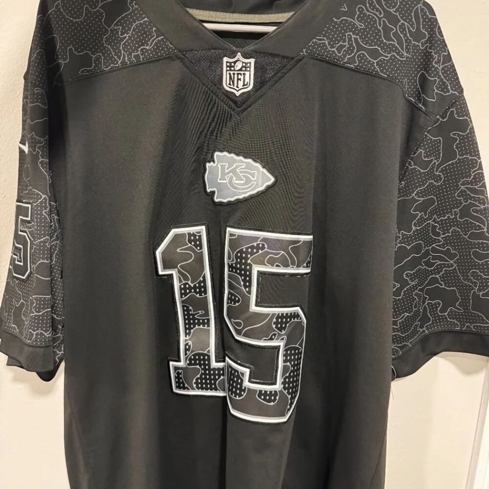 KC CHIEFS - NFL Nike Jersey - Patrick Mahomes #15 - Picture 3 of 6